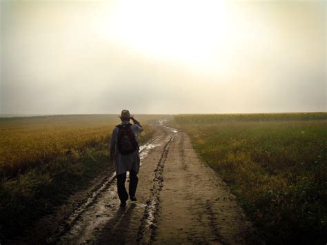 《Open Skies: A Photographic Journey Through the Landscapes of Russia》 - 凝視廣闊天際的詩篇，捕捉光影流轉的俄罗斯灵魂